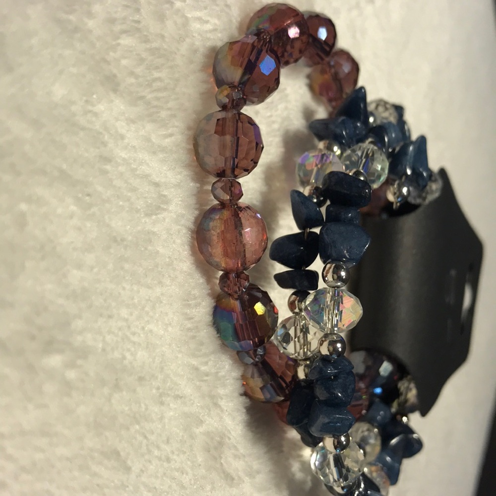 2 Bracelets